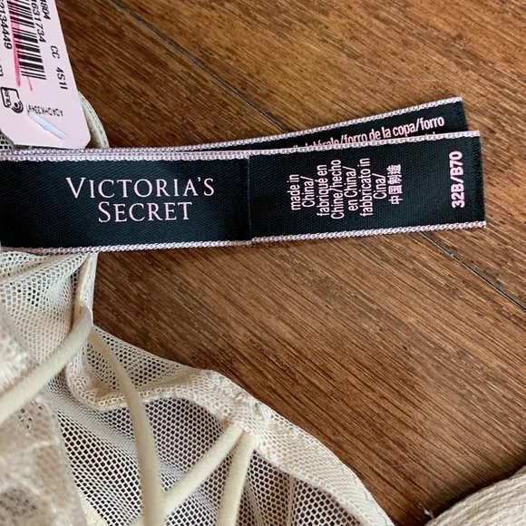 NWT Victoria's Secret Very Sexy Starburst Plunge Bra Cream Underwire Unlined 32B - Picture 11 of 13